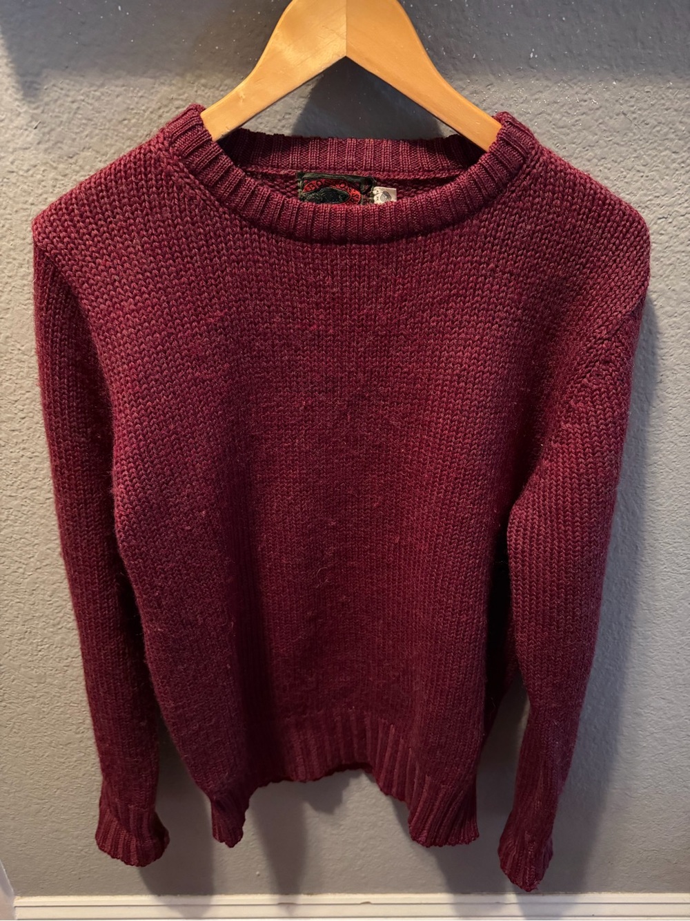 Vintage Boston Traders 100% Pure Wool Sweater Burgundy knit unisex size large